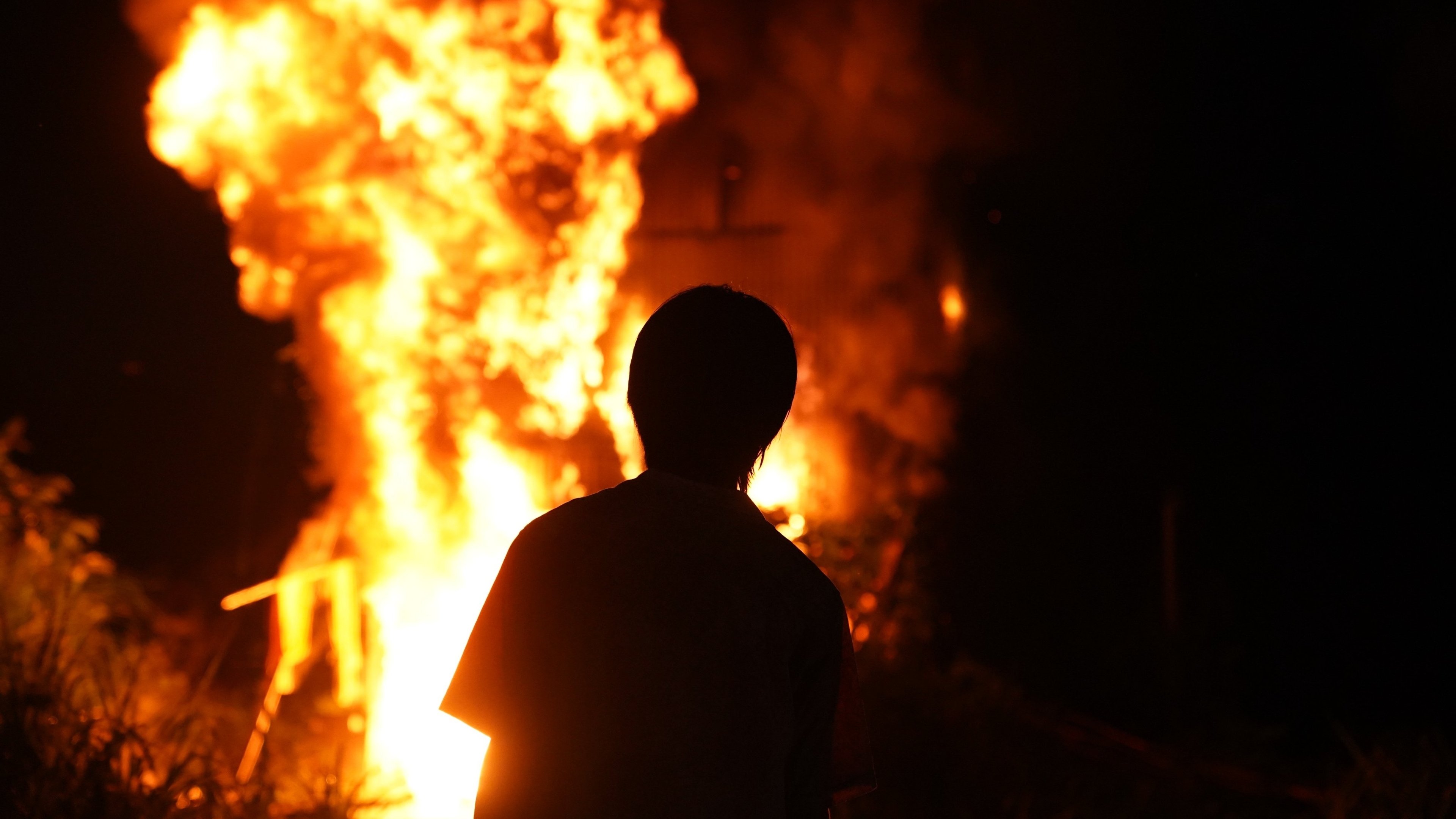 Tội & ÁcHình bìa